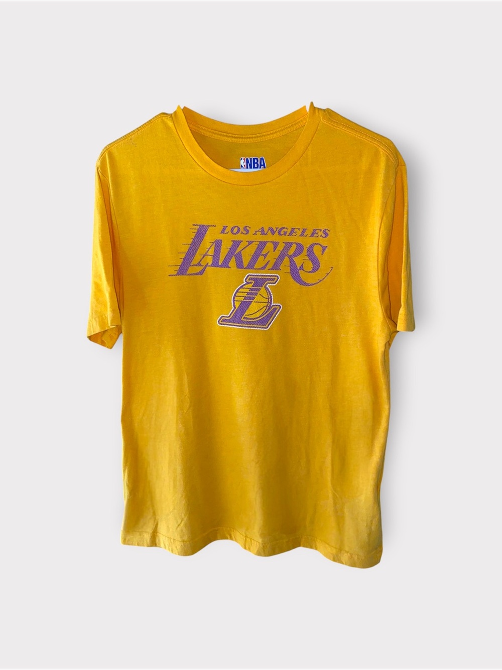 NBA Los Angeles Lakers Yellow Logo T-Shirt | Size Medium